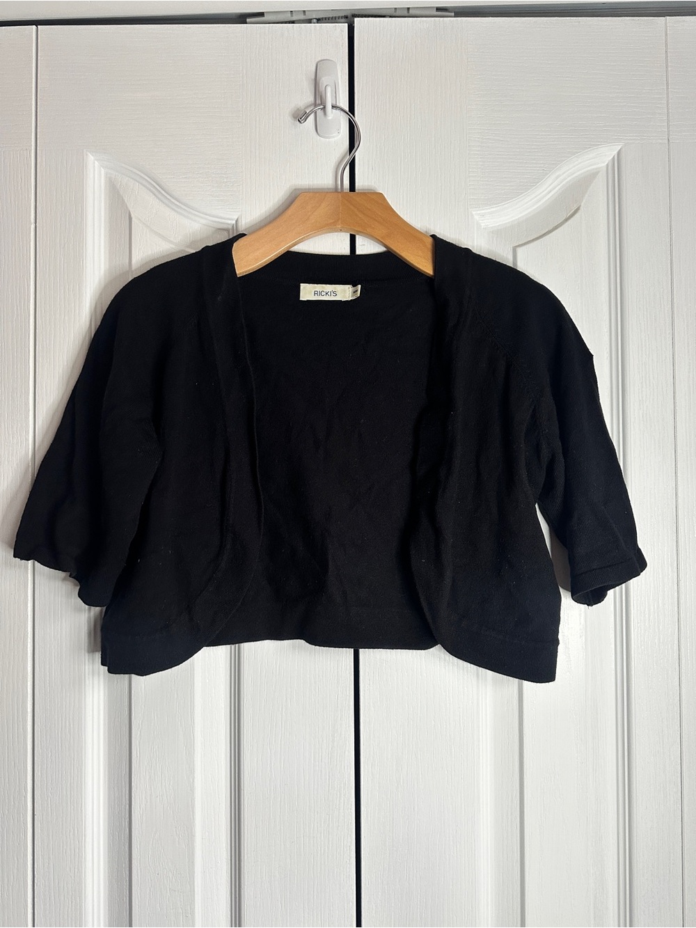 Ricki's Black Cropped Open-Front Shrug Bolero Size Medium
